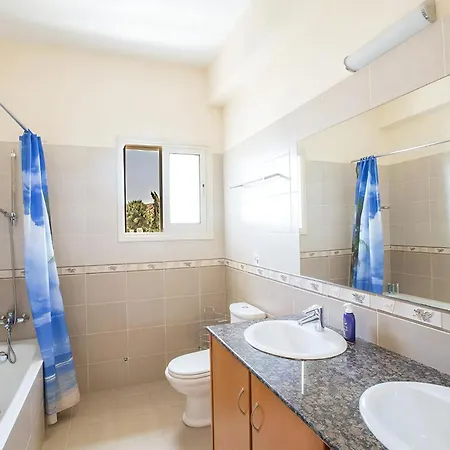 Villa Akefalo - Beautiful 3 Bedroom With Private Pool - Close To Amenities Protaras