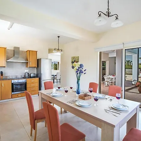 Villa Akefalo - Beautiful 3 Bedroom With Private Pool - Close To Amenities