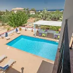 Akefalo - Beautiful 3 Bedroom With Private Pool *