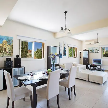 Akefalo - Beautiful 3 Bedroom With Private Pool - Close To Amenities * Protaras