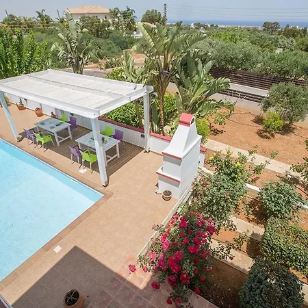 Akefalo - Beautiful 3 Bedroom With Private Pool - Close To Amenities Protaras