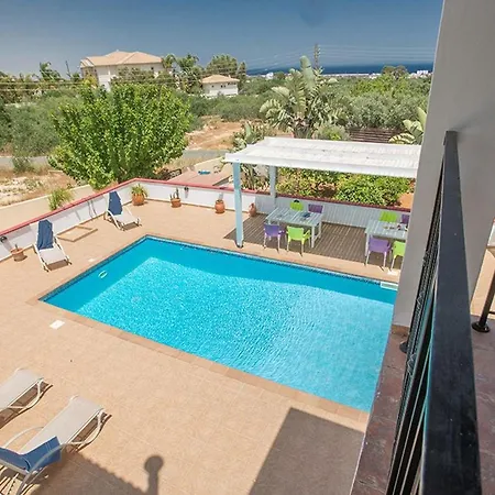 Akefalo - Beautiful 3 Bedroom With Private Pool *