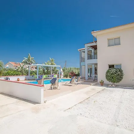 Vilă Akefalo - Beautiful 3 Bedroom With Private Pool - Close To Amenities *