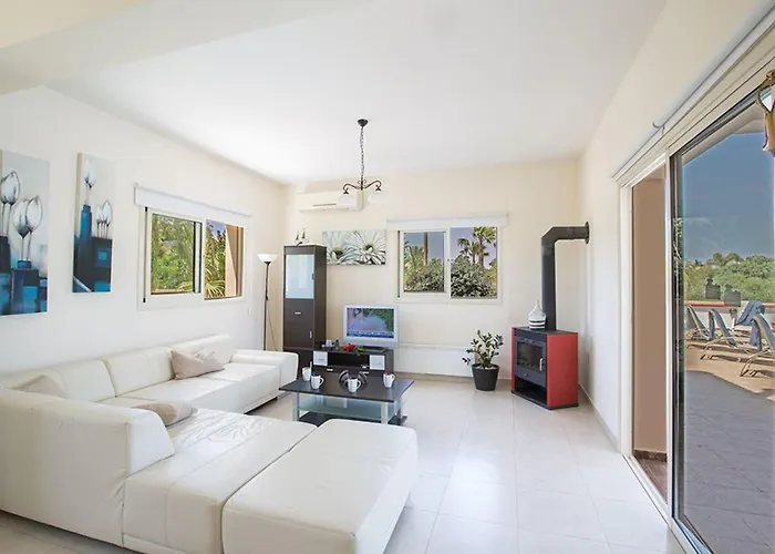 Akefalo - Beautiful 3 Bedroom With Private Pool Βίλα Πρωταράς