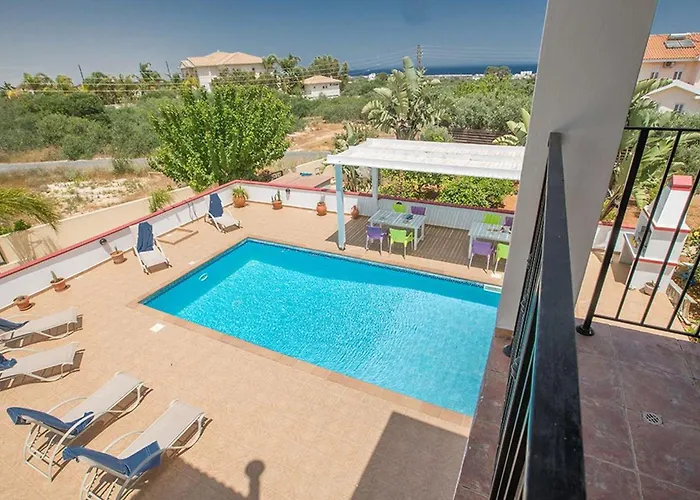 Akefalo - Beautiful 3 Bedroom With Private Pool *